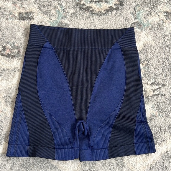 Adidas x Ivy Park Shorts - Picture 1 of 11